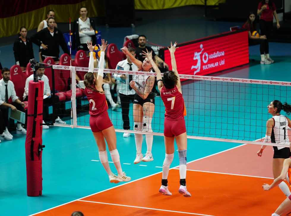 Voleybolda Derbi Heyecanı: Beşiktaş ile Galatasaray Karşı Karşıya