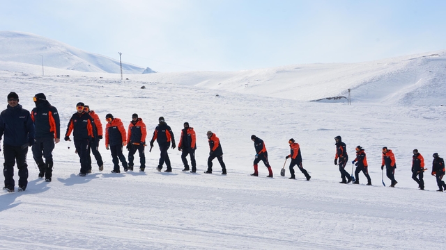 Arama Kurtarma Teknisyenlerine ‘Life Beep’ Cihazıyla Arama-Kurtarma Eğitimi