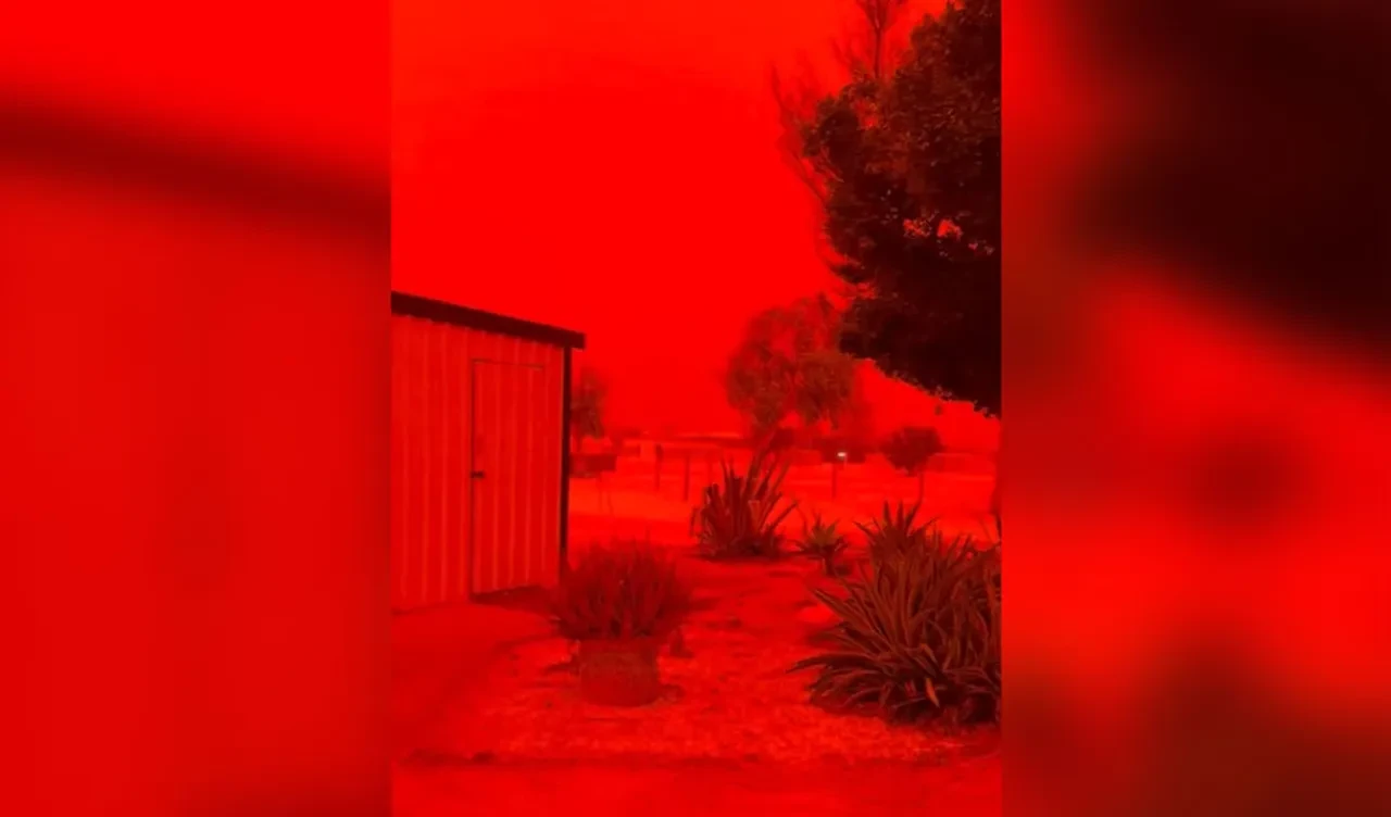 Avustralya’da gökyüzü kızıla döndü: Toz fırtınası hayatı felç etti