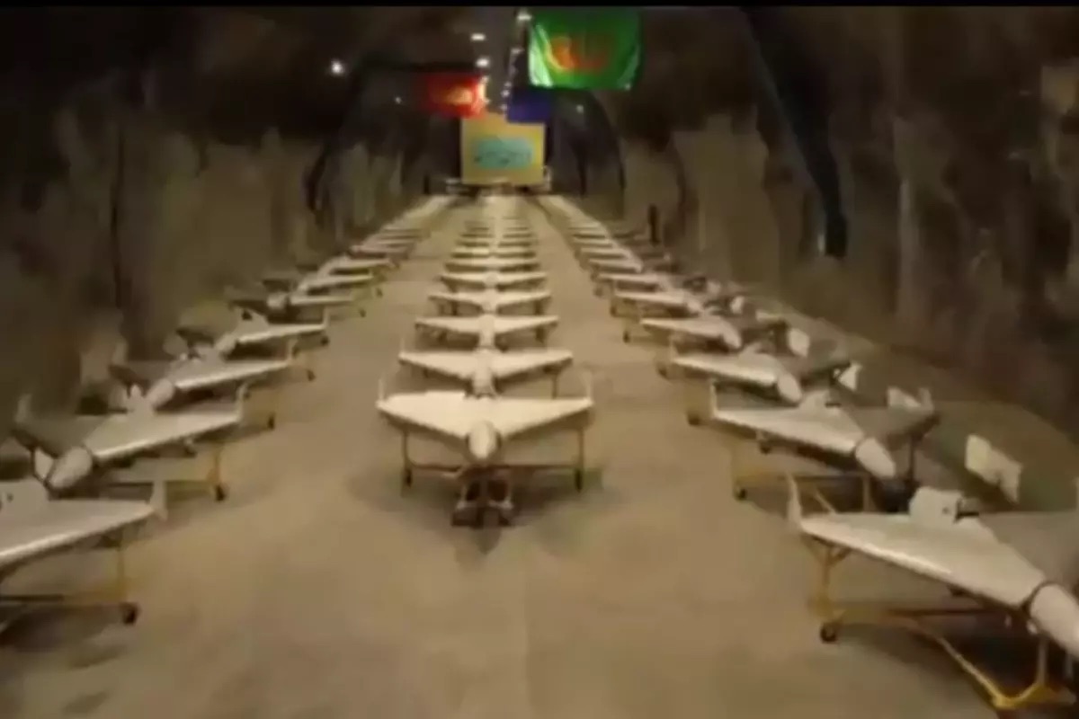 İran, Ölümcül Dron ve Roket Üretim Tesisinin Görüntülerini İlk Kez Kamuoyuyla Paylaştı.