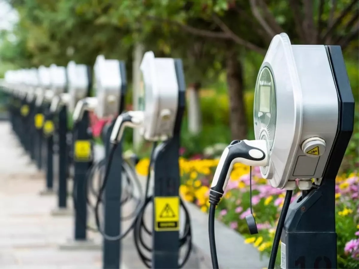 Şarj İstasyonu Sayısı Üç Katına Çıktı. Katılım Enerji ve Dr. Kemal Temel, Sektördeki Gelişmeleri Değerlendirdi.