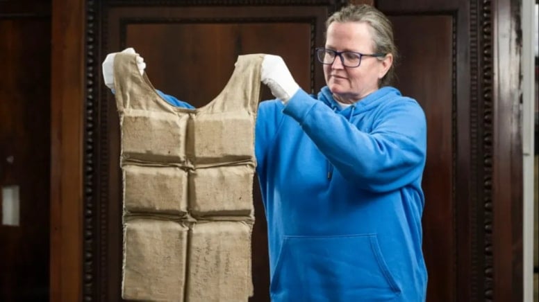 Titanik Faciasından Kalan Tarihi Can Yeleği Rekor Fiyata Satıldı