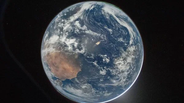 Artemis II’den ilk uzay fotoğrafı paylaşıldı: Ay yörüngesine yaklaşım sürüyor