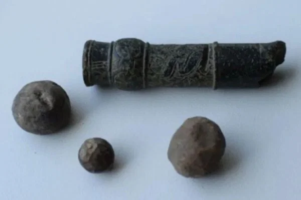 Avrupa’nın en eski taşınabilir ateşli silahı Almanya’da bulundu