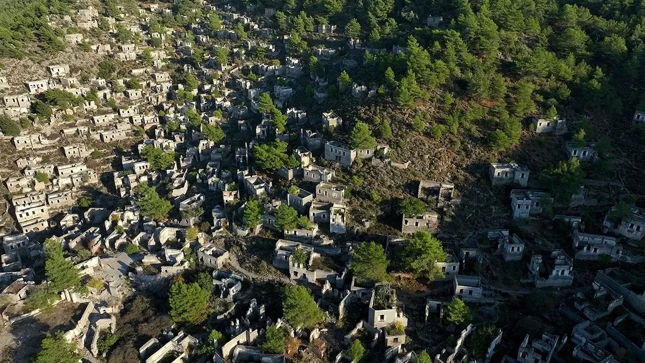 Yıllardır terk edilmiş yerleşim bölgesi tarih meraklılarının yeni rotası haline geldi