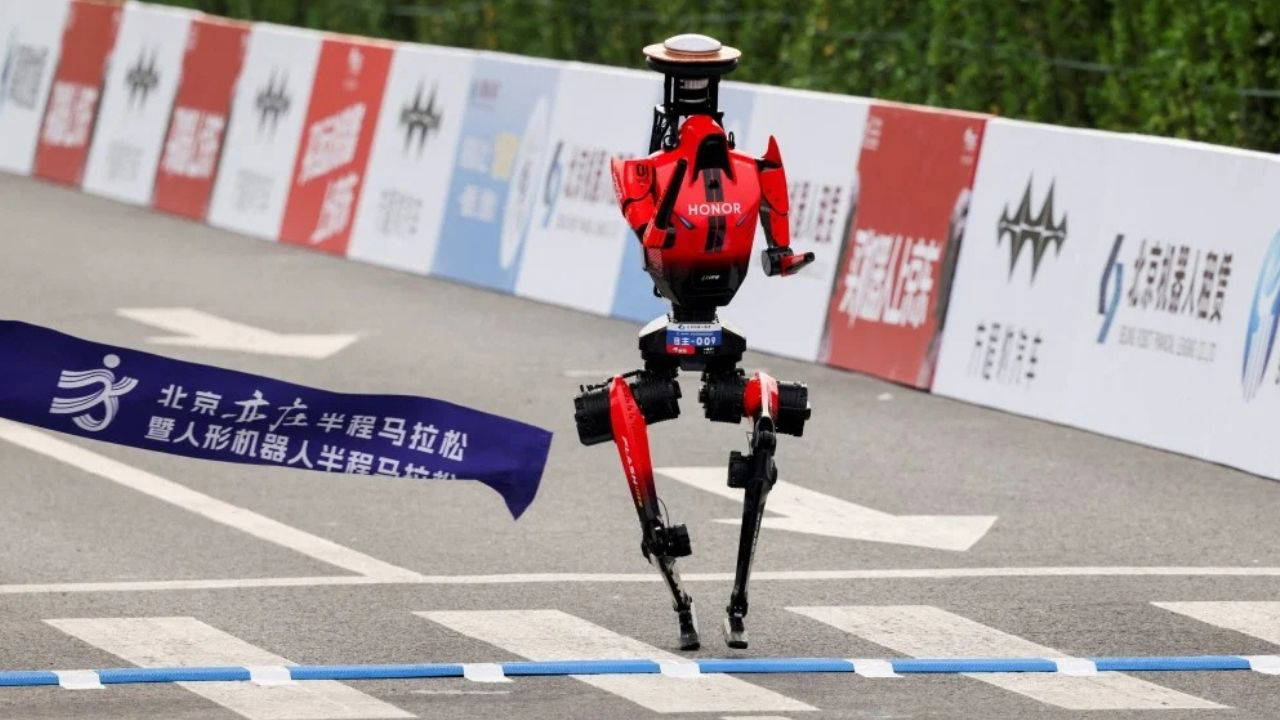 Pistlerin yeni yıldızı: Robot Lightning rekor kırdı