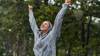 Yağmurun İyileştirici Gücü: Islak Havada Yürüyüş Yapmanın 4 Bilimsel Faydası
