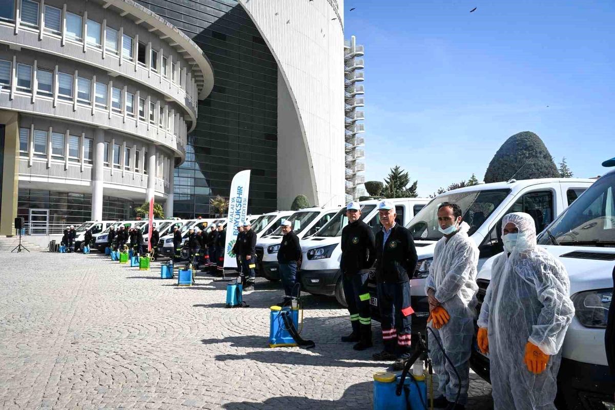 Başkan Er, haşere ve vektörlerle mücadelenin yılın her ayı sürdüğünü belirtti.