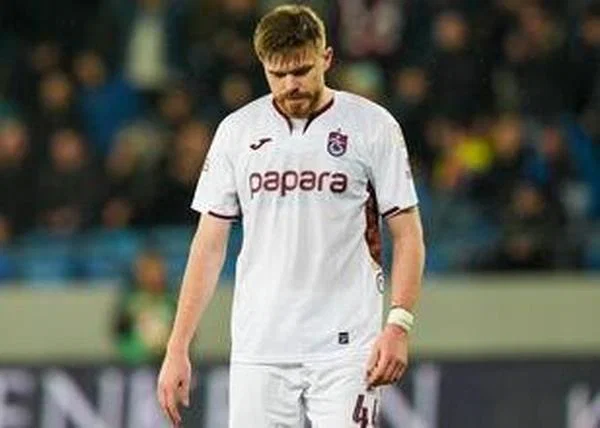 Trabzonspor’a Batagov Darbesi: Genç Stoper Sezonu Kapattı