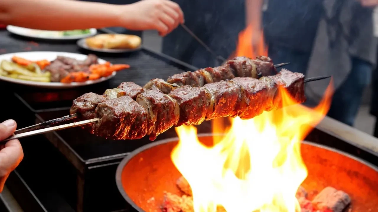 Rio’da Turistlere Fahiş Fiyat Şoku: Bir Şiş Kebap 91 Bin TL, İki İçecek 60 Bin TL