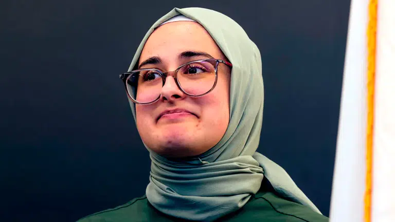 ABD’de Hukuk Mücadelesini Kazanan Rümeysa Öztürk, Doktorasını Tamamlayarak Türkiye’ye Döndü