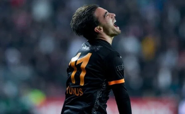 Yunus Akgün’den “Double-Double” Performans