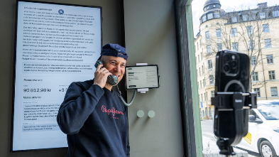 Stockholm’de bir kafenin müdürü yapay zeka oldu. Yapay zeka, işe alımdan günlük işletmeye kadar her şeyi yönetiyor.