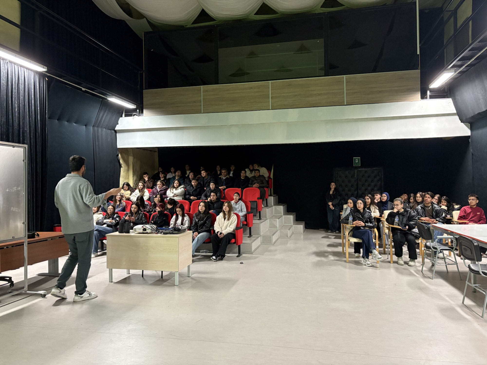 Uşak Üniversitesi İletişim Fakültesi’ne Lise Öğrencilerinden Ziyaret