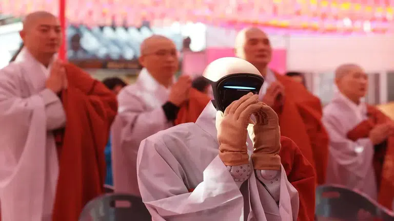 Dünyada Bir İlk: Güney Kore’de İnsansı Robot “Gabi” Budist Rahibi İlan Edildi