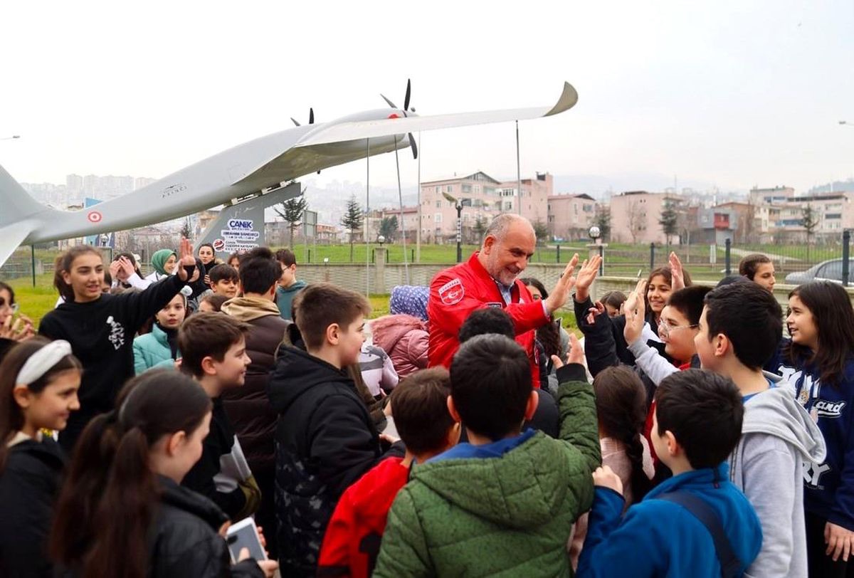 Başkan Sandıkçı, teknoloji üreten nesiller yetiştirdiklerini belirtti.